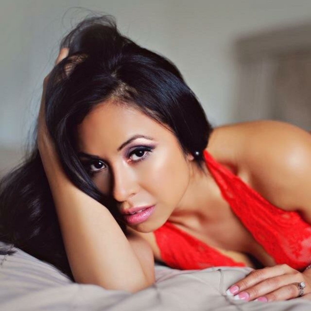 Meet your Posher, Yolanda